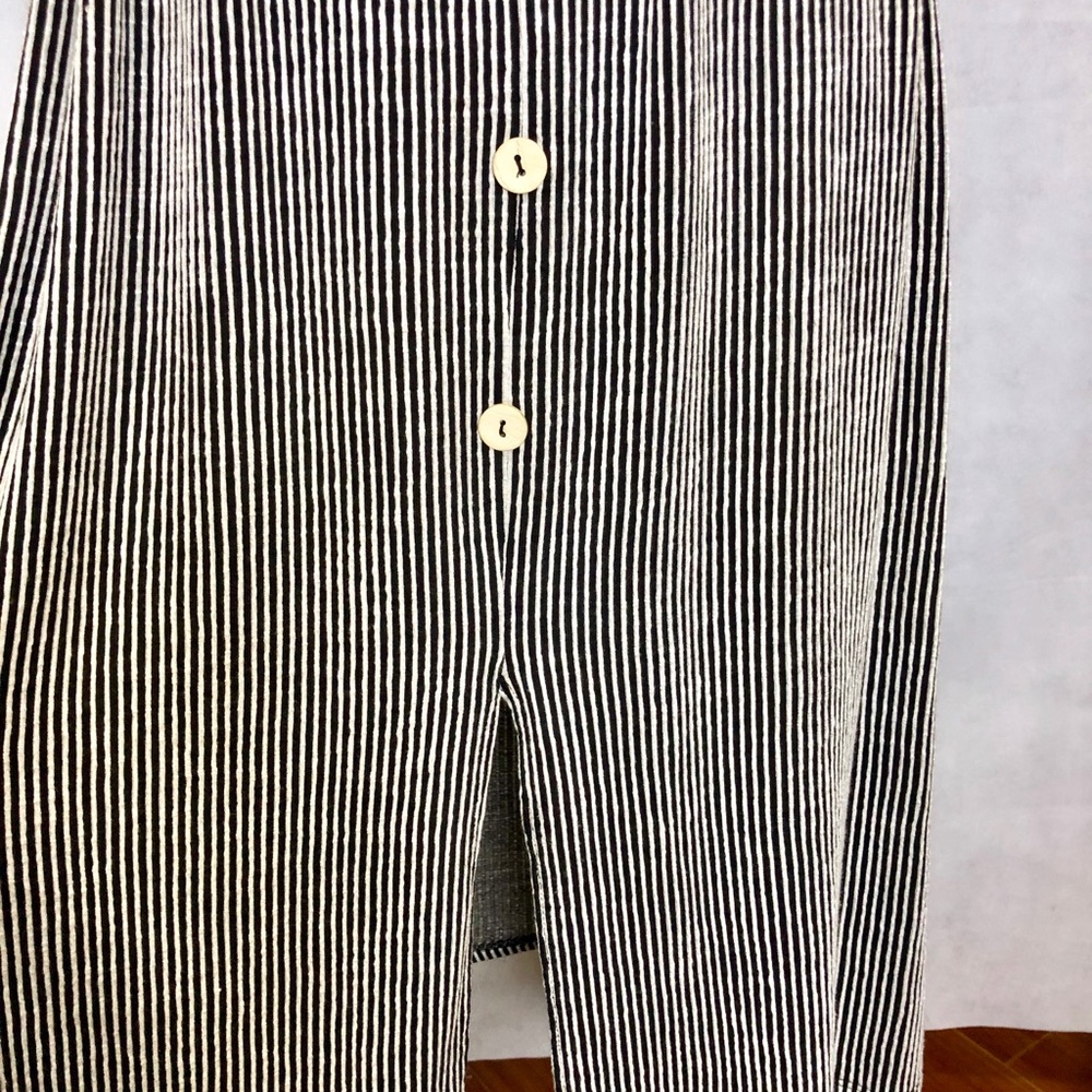 🆕SALE🎉Black & White striped maxi dress - Picture 6 of 8